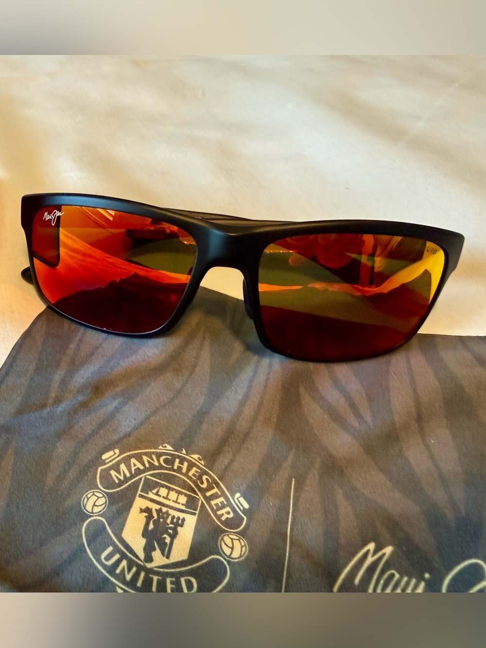 Maui Jim Manchester United Polarized Mirror Sunglasses Black
